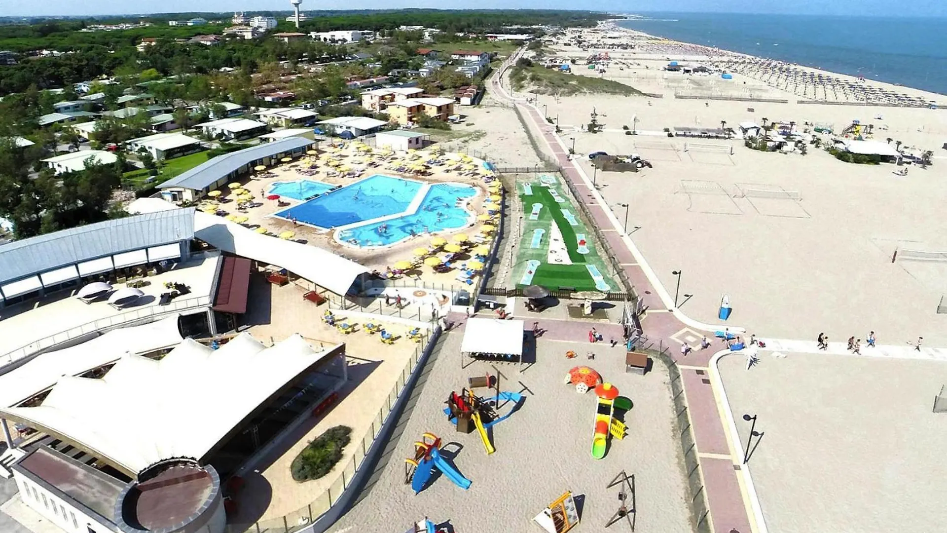Mobile Home In The Rosolina Mare With A Shared Pool Holiday home