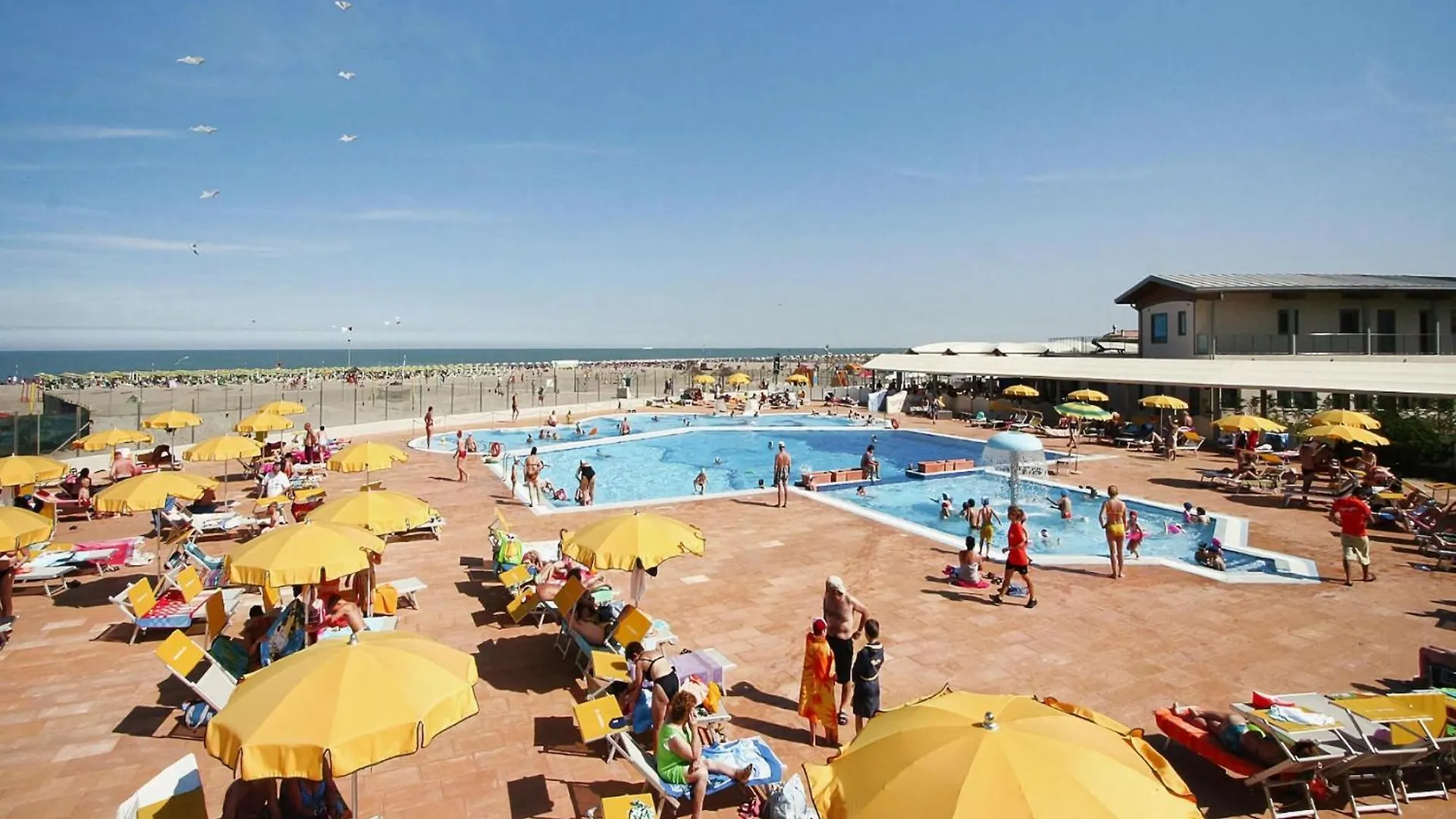 Holiday home Mobile Home In The Rosolina Mare With A Shared Pool